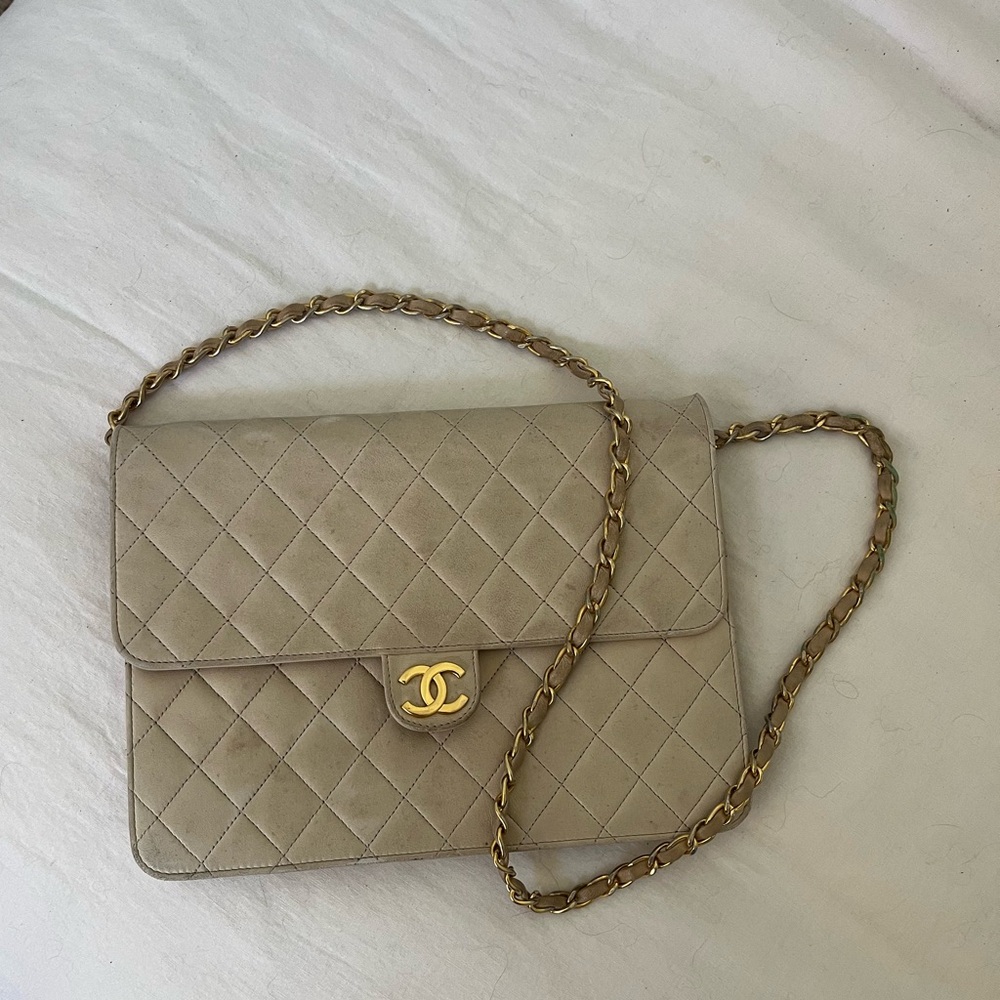 Vintage Chanel single flap